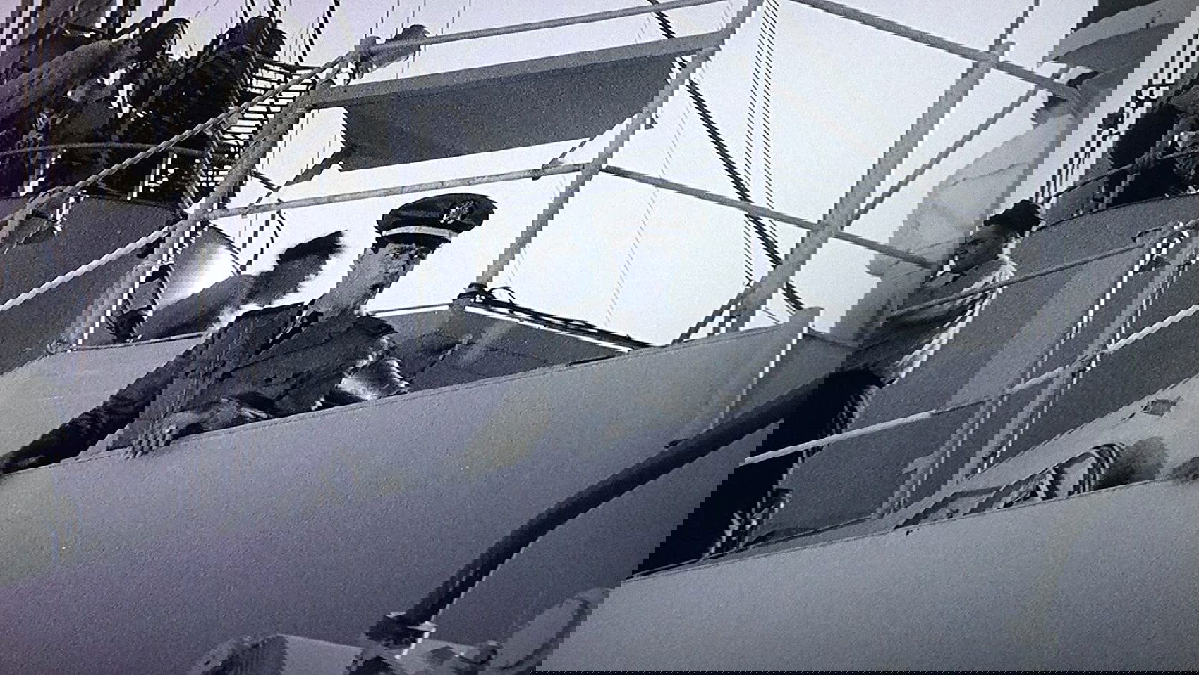 Keiner verläßt das Schiff