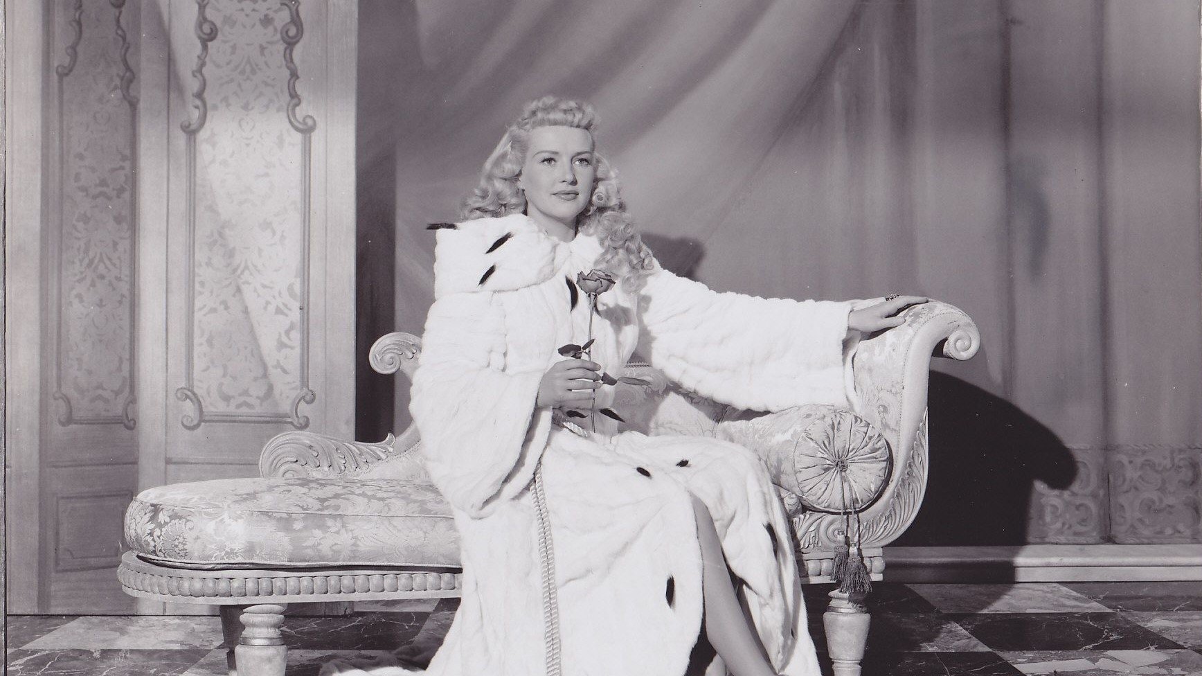 Die Frau im Hermelin