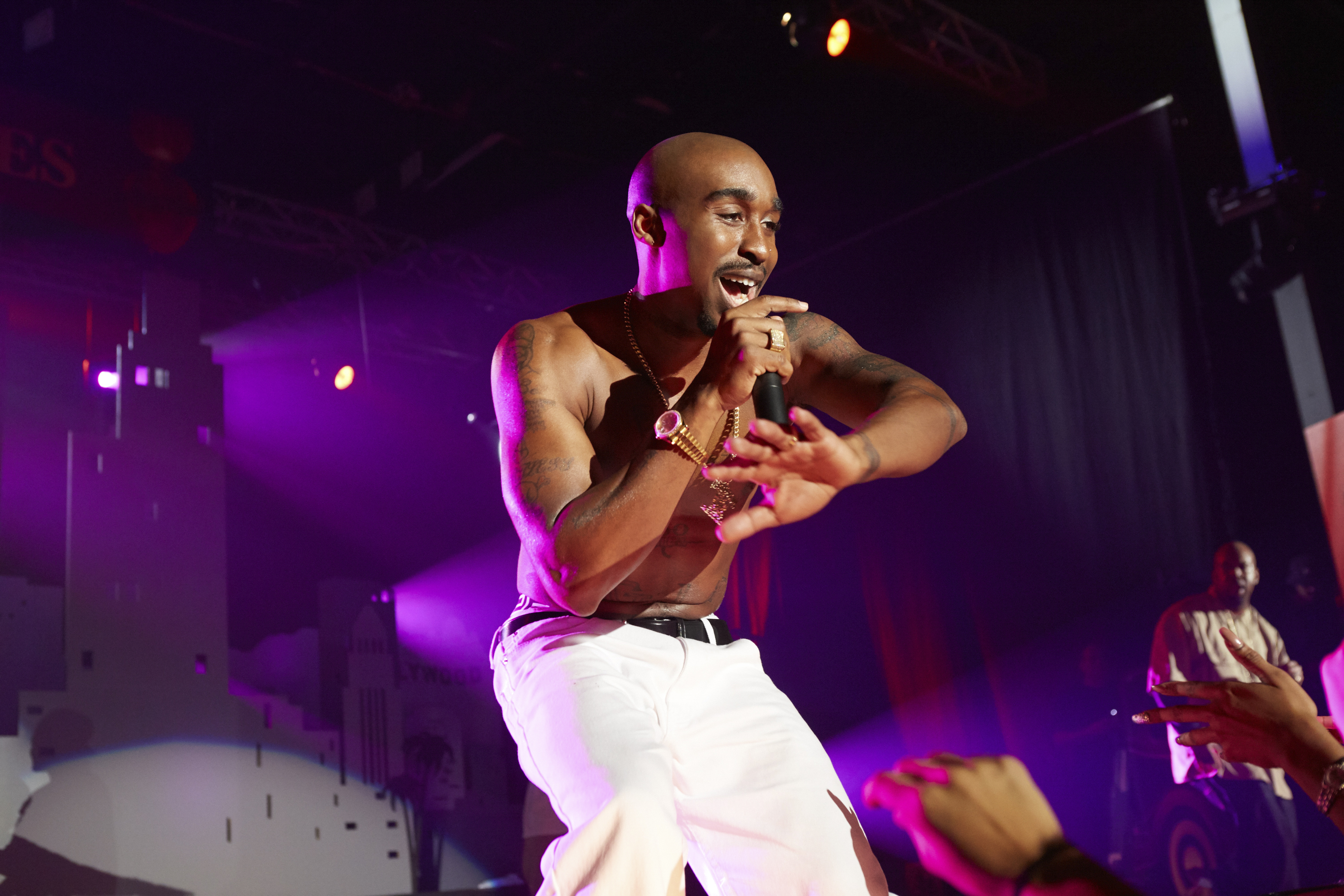All Eyez on Me