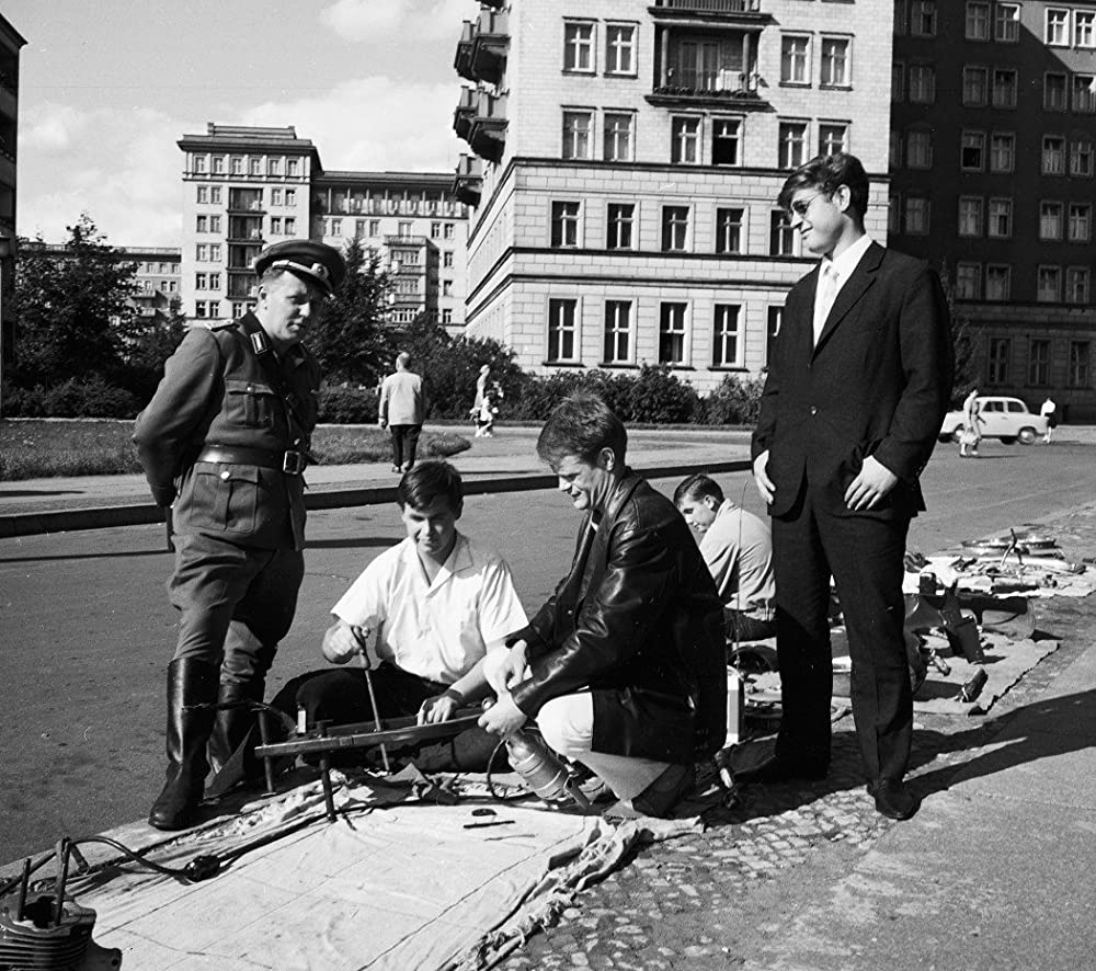 Filmbeschreibung zu Berlin um die Ecke