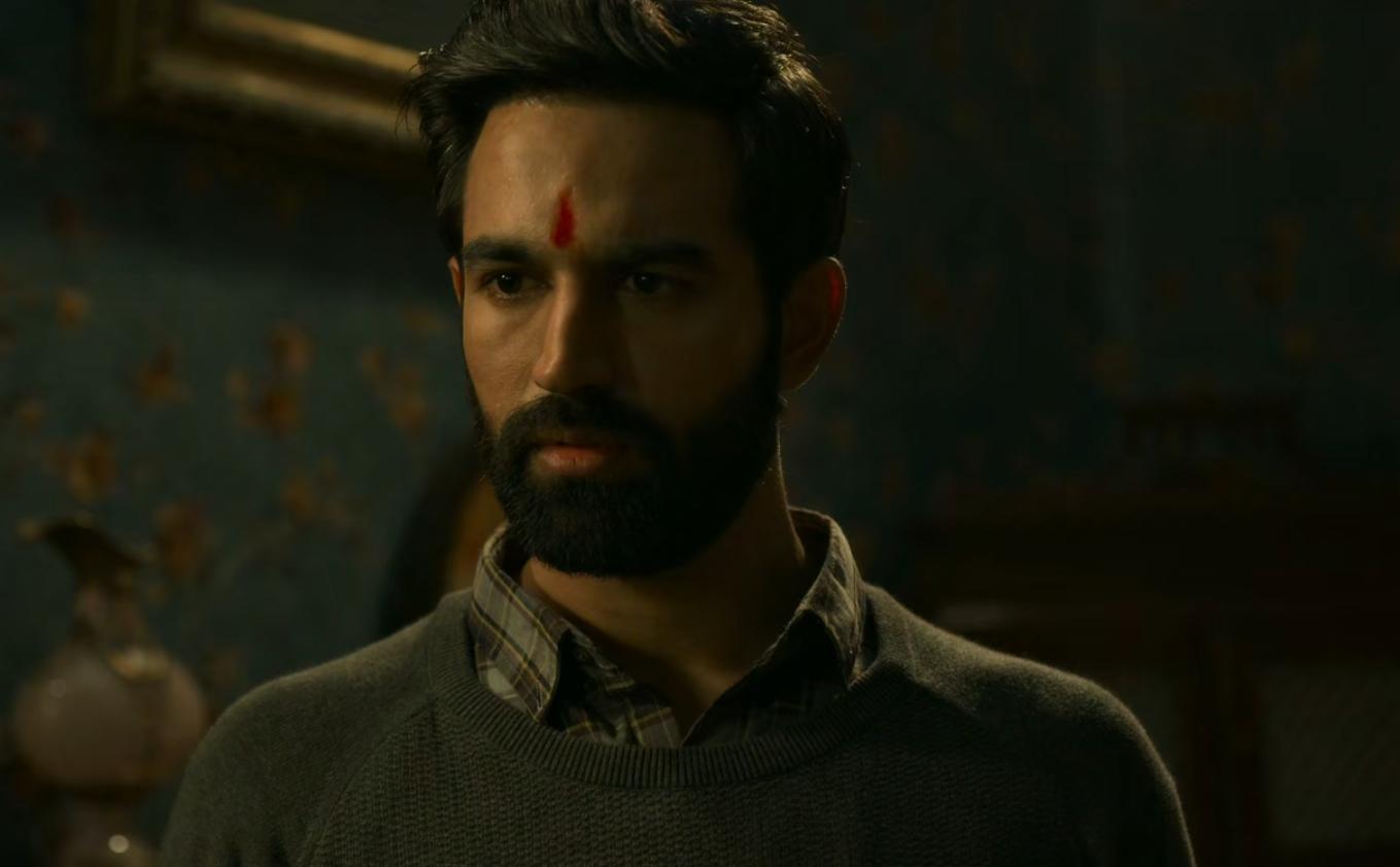 Raat Akeli Hai