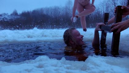Smoke Sauna Sisterhood (OV)